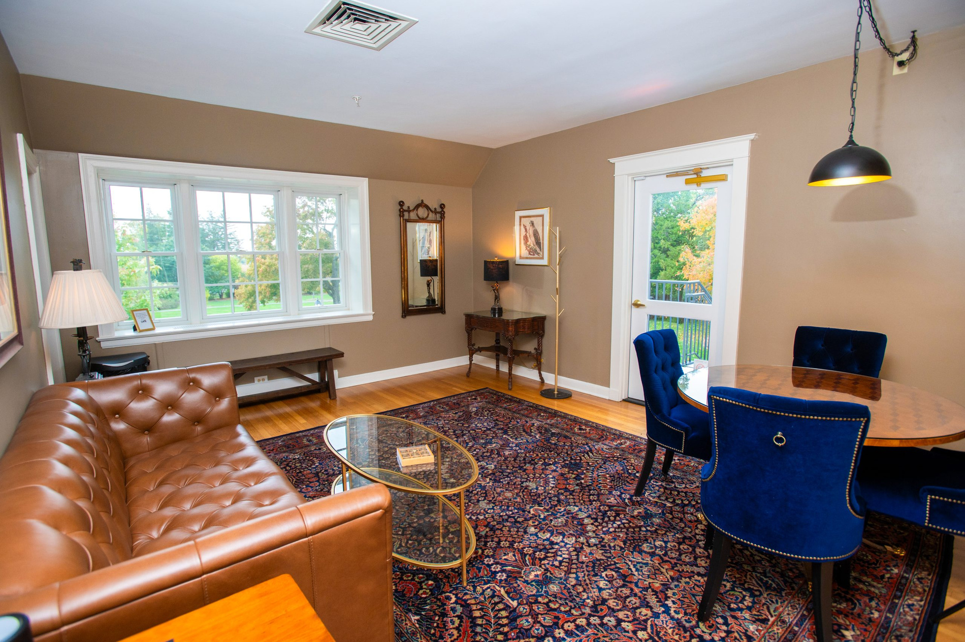 Groom suites